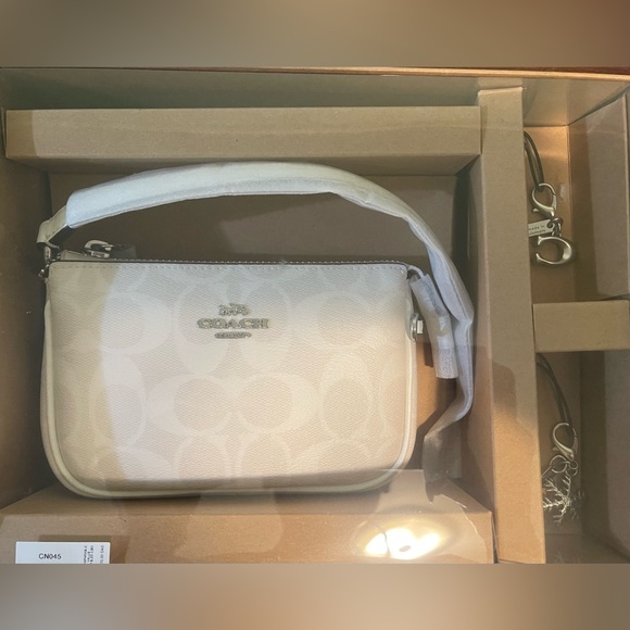 Coach Wristlet - Picture 7 of 8